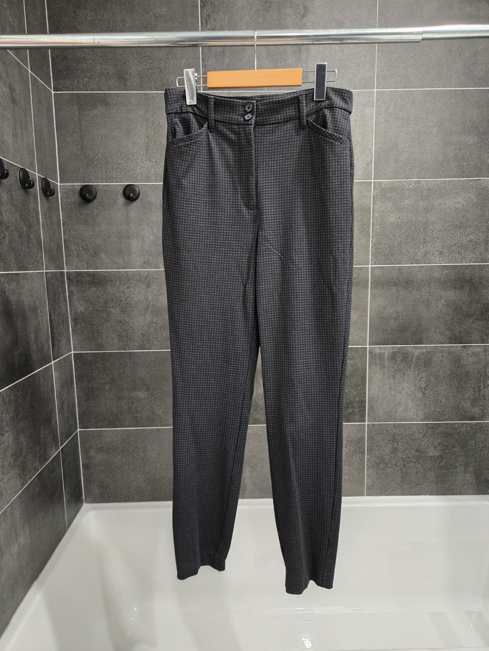 Reitmans Black Mini-Check Straight Leg Pants